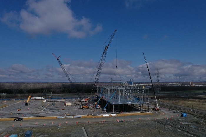 The　construction　site　of　Ultium　CAM's　cathode　production　facility　in　Becancour,　Quebec,　Canada