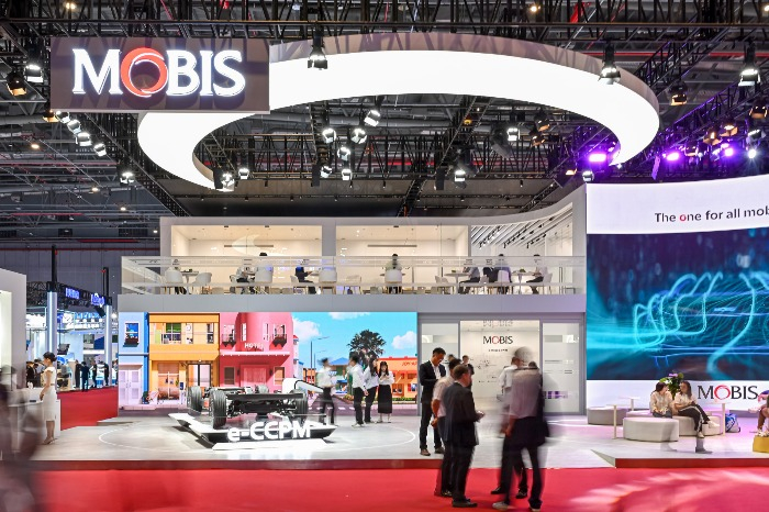 Hyundai　Mobis　hosts　a　promotional　booth　at　the　Shanghai　Motor　Show　2023　(Courtesy　of　Hyundai　Mobis)