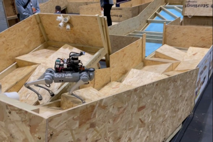 Team from KAIST wins Quadruped Robot Challenge of UK