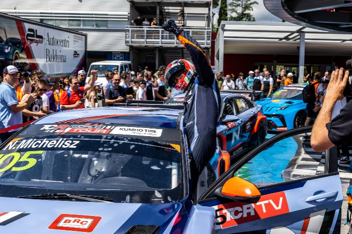 Hyundai　Elantra　N　TCR　wins　2023　TCR　　World　Tour　in　Italy