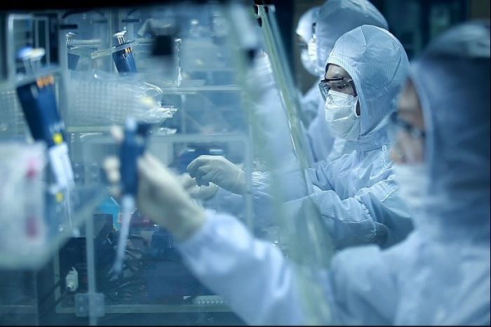 Researchers of Seegene (Hankyung DB)