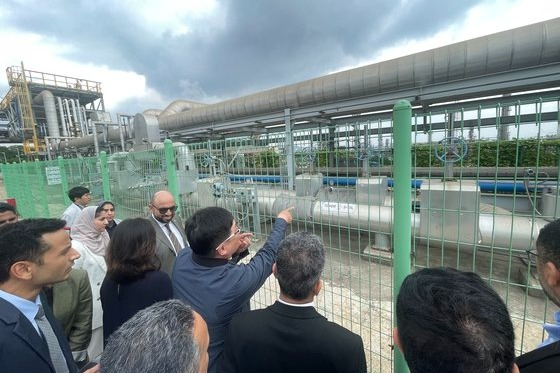 Omani delegation visits Approtium's green hydrogen facilities in May 2023 (Courtesy of Korea Environmental Industry & Technology Institute)