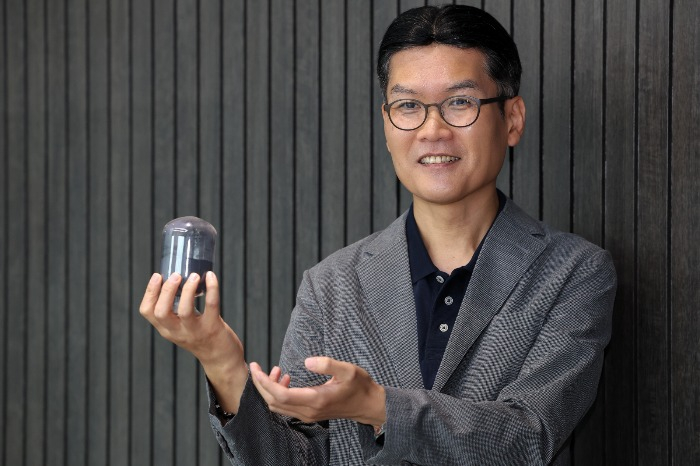 Choi Su-an, L&F CEO, during an interview with The Korea Economic Daily