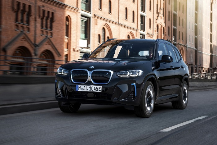 BMW’s　iX3