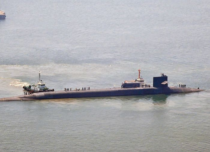 ▲The　USS　Michigan,　a　nuclear-powered　submarine,　visited　South　Korea　in　recent　days　to　participate　in　combined　special-ops　training. PHOTO: YONHAP　NEWS/ZUMA　PRESS