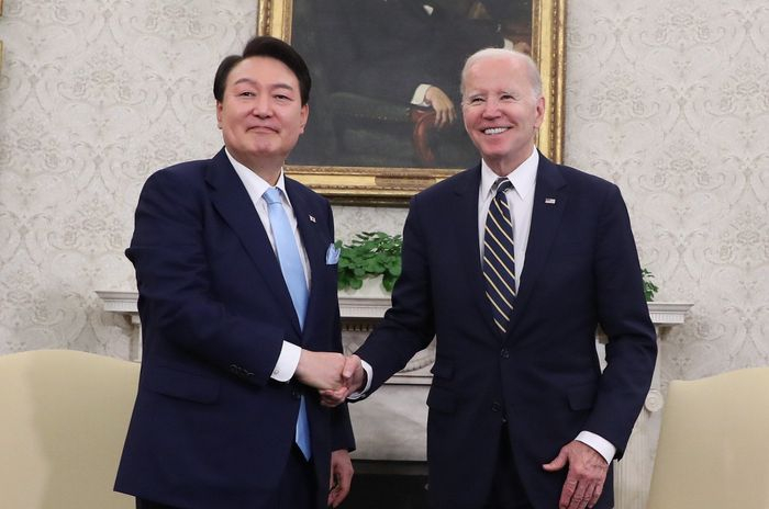 ▲South Korean President Yoon Suk Yeol and President Biden in Washington earlier this year. PHOTO: YONHAP NEWS/ZUMA PRESS