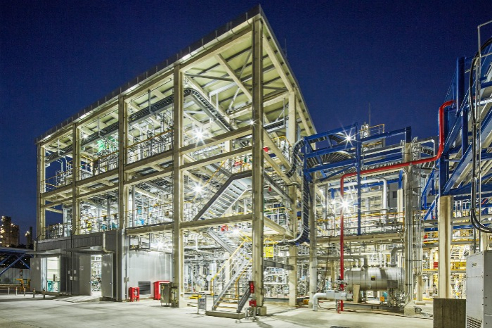 Hanwha　TotalEnergies　completes　building　POE　pilot　plant