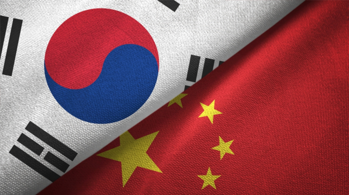 Korea　is　posting　a　heavy　trade　deficit　with　China