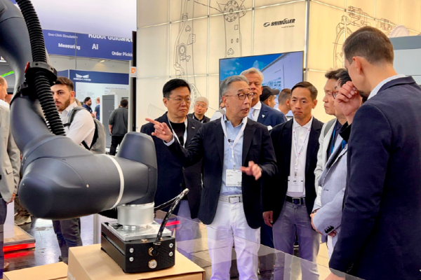 Doosan Group Vice Chairman Park Ji-won visits Automatica 2023 (Courtesy of Doosan)