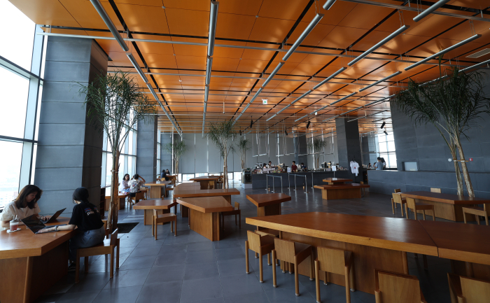 HYBE cafeteria on the 18th floor