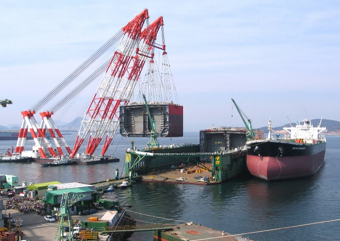 Samsung　Heavy　Industries'　floating　dock
