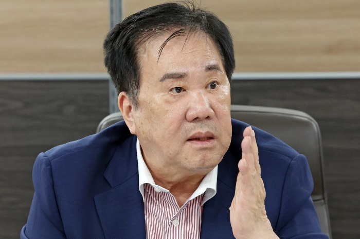 SM Group Chairman Woo Oh-hyun talks to The Korea Economic Daily during an interview on July 19, 2023