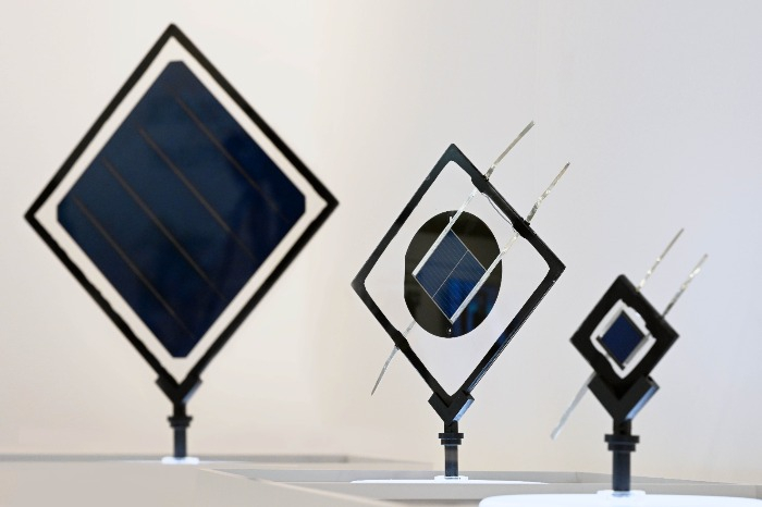 Tandem　solar　cells　(Courtesy　of　Hyundai　Motor　Group)