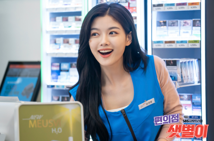GS25　raised　its　convenience　store　brand　awareness　in　Southeast　Asia　through　the　popular　Korean　drama　Backstreet　Rookie　(File　photo,　courtesy　of　SBS)
