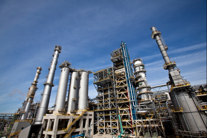 A　refinery　facility　in　South　Korea