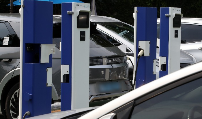An　EV　charging　station　in　South　Korea