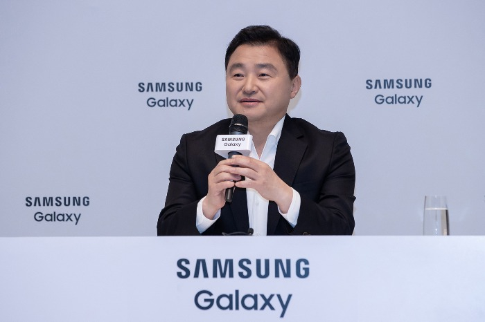 TM　Roh,　president　and　head　of　Samsung　Electronics'　mobile　experience　(MX)　division