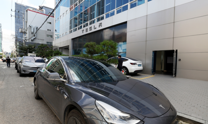 A　Tesla　after-sales　service　center　in　Seoul　(File　photo)