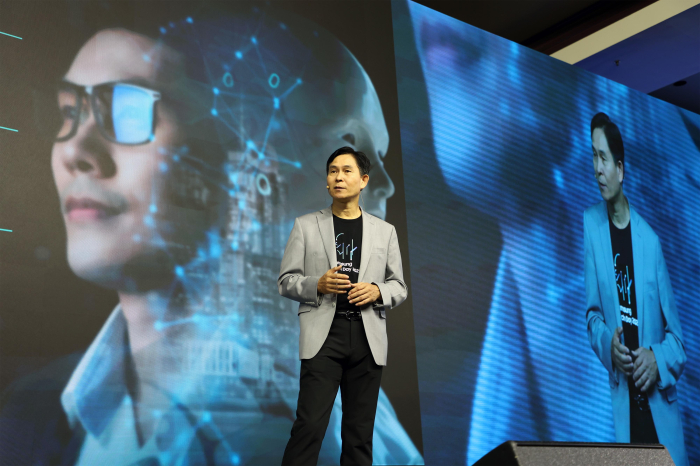 Park　Yong-in,　president　and　head　of　Samsung's　System　LSI　Business　at　Samsung　Tech　Day　2022