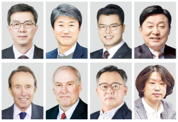 (from top left) POSCO Future M President Kim Joon-hyung, EcoPro CEO Song Ho-joon, Celltrion board chairman Seo Jin-seok, CS Wind Chairman Kim Seong-kwon
(from low left) Evercore ISI Chairman Ed Hyman, former CEO of the Federal Reserve Bank of Boston Eric Rosengren, SK Ecoplant CEO Park Kyung-il, Rainbow Robotics CEO Lee Jung-ho