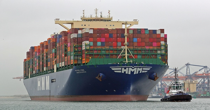 A　Korean　container　ship