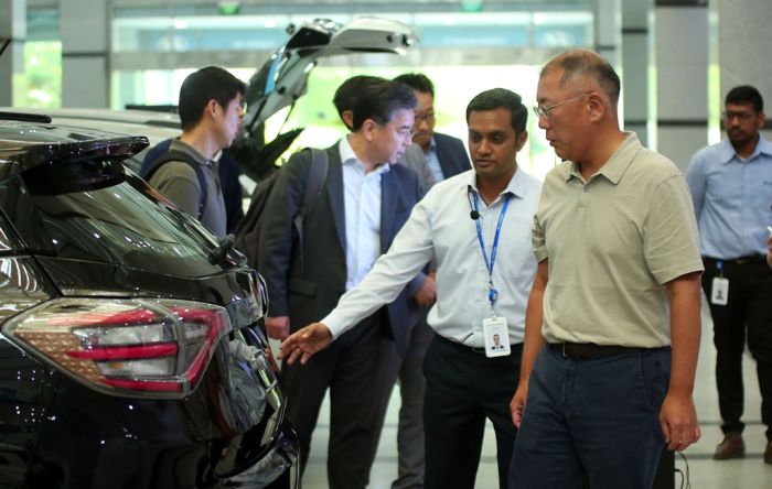 Hyundai　Motor　Chairman　Chung　Euisun　visits　Hyundai　and　Kia's　R&D　center　in　Hyderabad,　India　during　his　2-day　visit　to　India　from　Aug.　7