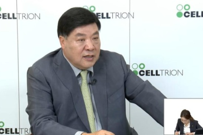 Celltrion　Group　founder　and　Chairman　Seo　Jung-jin　speaks　at　an　online　platform　press　conference　on　Aug.　17 