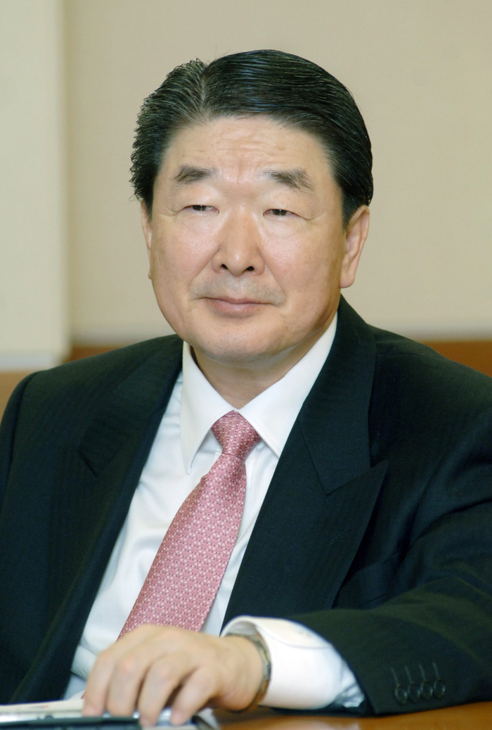 LX Group Chairman Koo Bon-joon is an uncle of LG Group Chairman Koo Kwang-mo