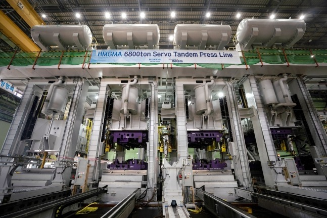 The　6,800-ton　servo　press　of　Hyundai　Rotem