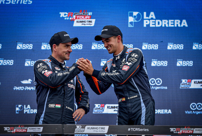 Mikel Azcona (right) and Norbert Michelisz in BRC Hyundai N Squadra Corse
