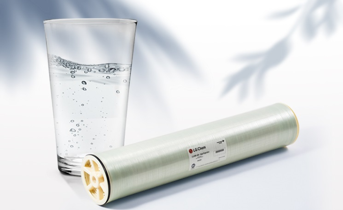 Reverse　osmosis　membrane　filter　(Courtesy　of　LG　Chem)