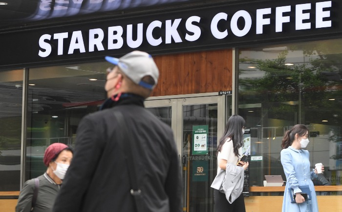 Shinsegae Group exclusively manages Starbucks outlets in South Korea