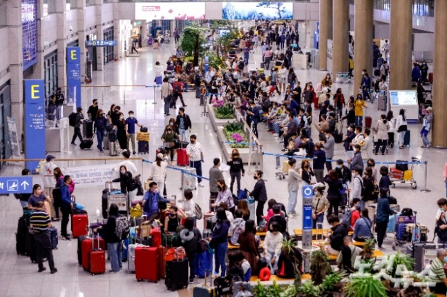 Foreign visitors to S.Korea in July surpass 1 mn post-COVID-19