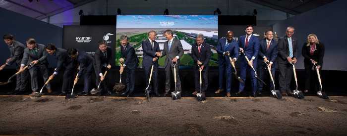 Hyundai　Motor　Chairman　Chung　Euisun　(seventh　from　left)　at　the　groundbreaking　ceremony　for　Hyundai’s　EV　factory　in　the　US　state　of　Georgia　in　October　2022