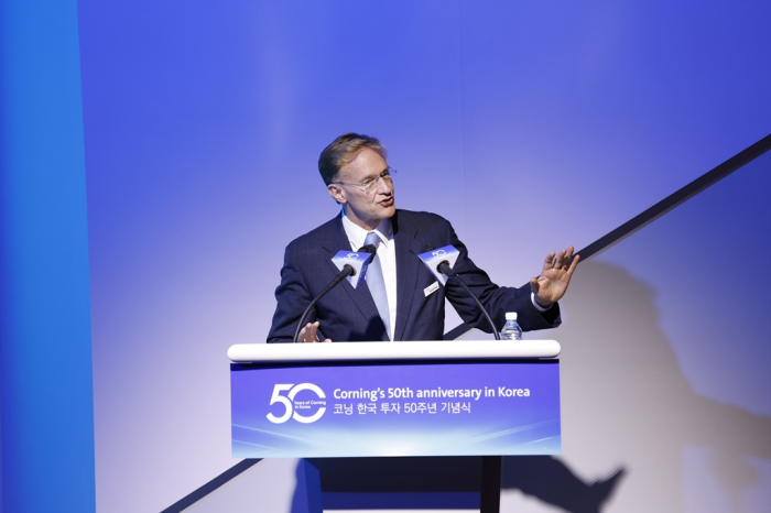 Corning　CEO　Wendell　Weeks　speaks　at　Corning's　50th　anniversary　of　its　Korean　business　in　Seoul