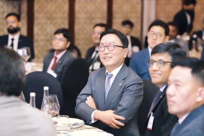 Mirae　Asset　Financial　Group　founder　Hyeon　Joo　Park　at　the　Mumbai　office's　15th-anniversary　event　in　January　2023　(Courtesy　of　Mirae　Asset)