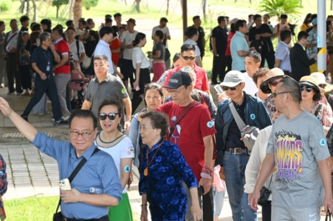 S.Korea woos Chinese visitors via temporary e-visa fee exemption