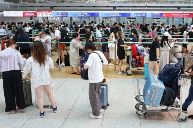 S.Korea's　airline　industry　waging　fierce　price　war　in　fall