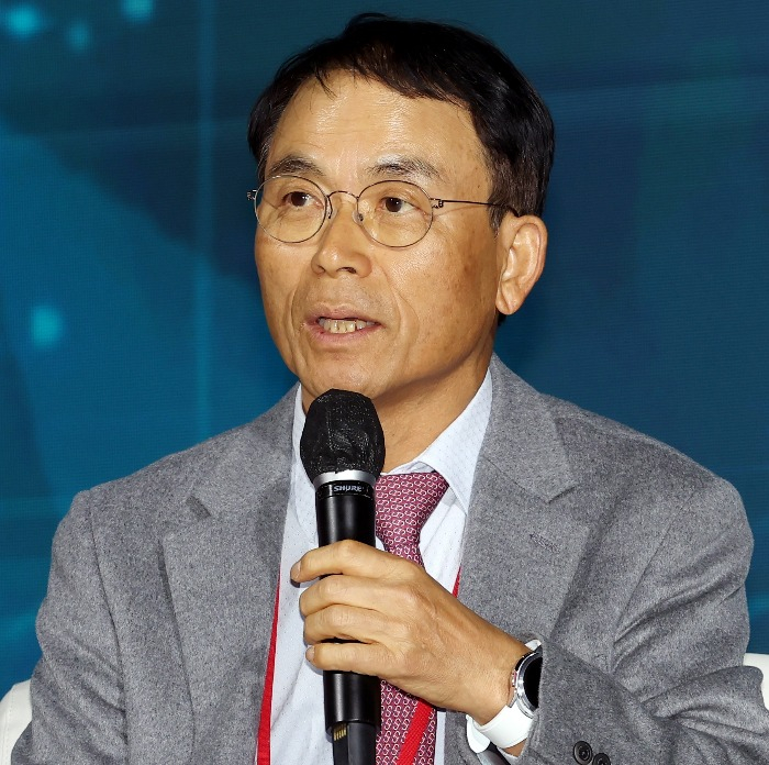 Solus　Advanced　Materials　Chairman　Chin　Dae-je