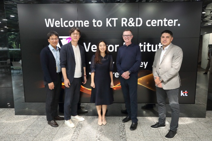 KT,　Vector　Institute　to　cooperate　for　hyperscale　AI