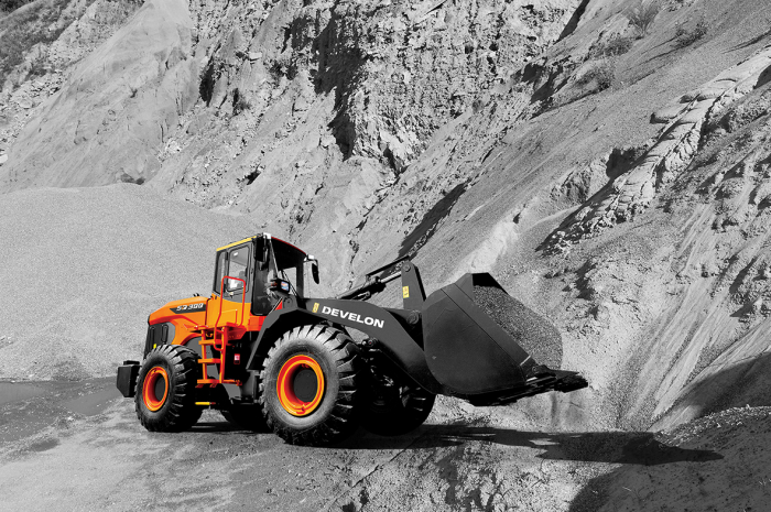 A　DEVELON　wheel　loader　made　by　HD　Hyundai　Infracore