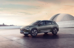 Hyundai NEXO retains fuel cell EV leadership; Toyota Mirai follows fast