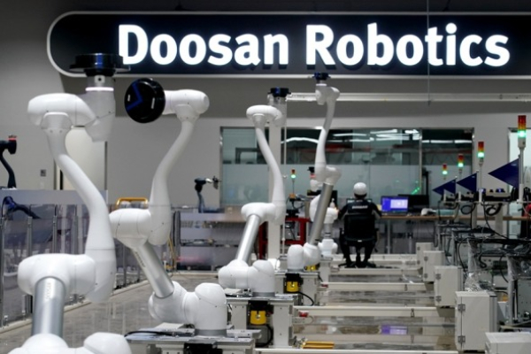 Doosan　Robotics'　collaborative　robots　(Courtesy　of　Doosan)