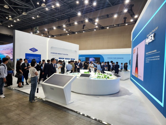 POSCO　shows　off　hydrogen　reduction　ironmaking　technology,　dubbed　HyREX,　at　H2　MEET　2023