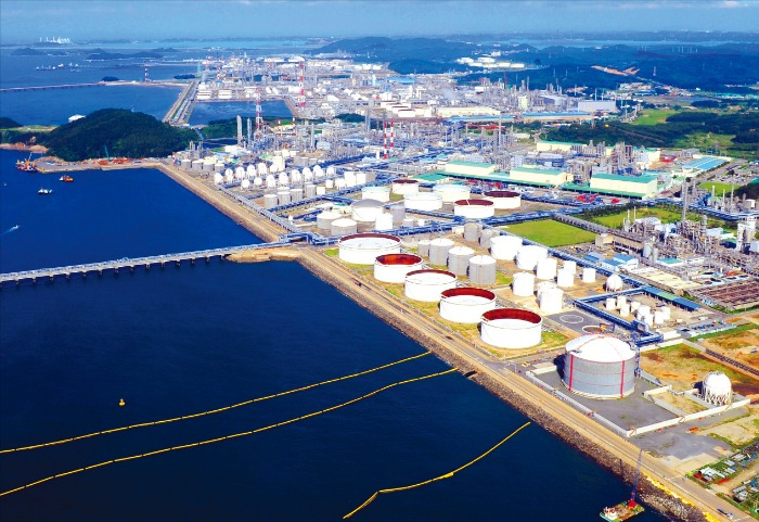 Daesan　Petrochemical　Complex,　South　Chungcheong　Province