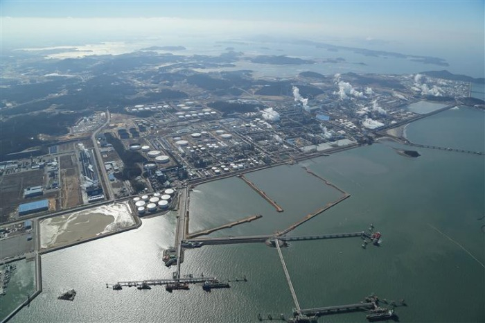 A　bird's　eye　view　of　the　Daesan　Petrochemical　Complex,　South　Chungcheong　Province