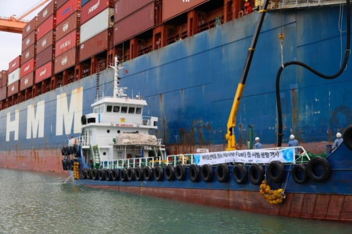 HMM's　biofuel-powered　ship　Hyundai　Takoma　on　Sept.　15 