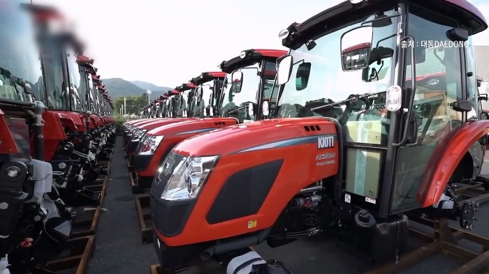 Kioti　tractors　(Courtesy　of　Daedong)
