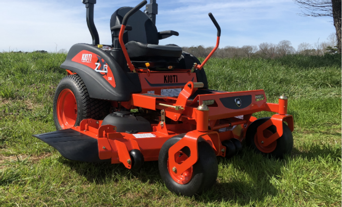 A　zero-turn　mower　(Courtesy　of　Daedong)