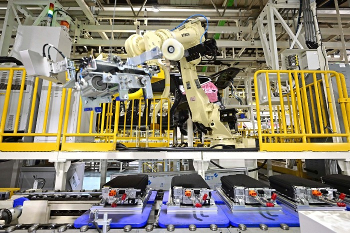 Kia Autoland Gwangmyeong's EV9 production line